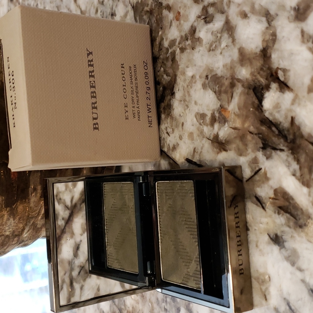 Burberry Eye colour